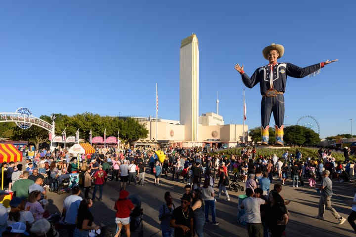 Photo of the Big Tex statue at the State Fair of Texas.